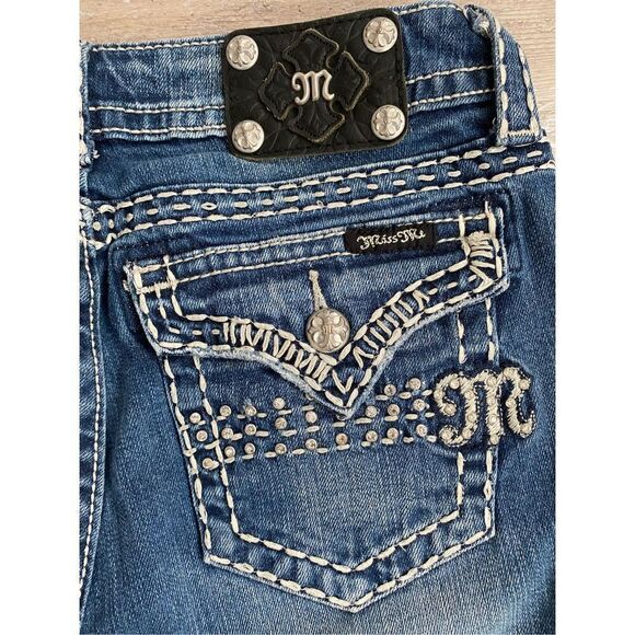 Miss Me Capri Jeans Cropped Distressed Rhinestone Flap Pockets Women’s Size 27 - Picture 6 of 7